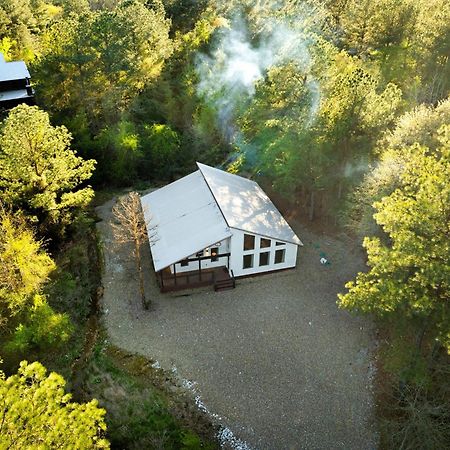 New Farmhouse-Chic Cabin With Hot Tub & Firepit Broken Bow Eksteriør billede