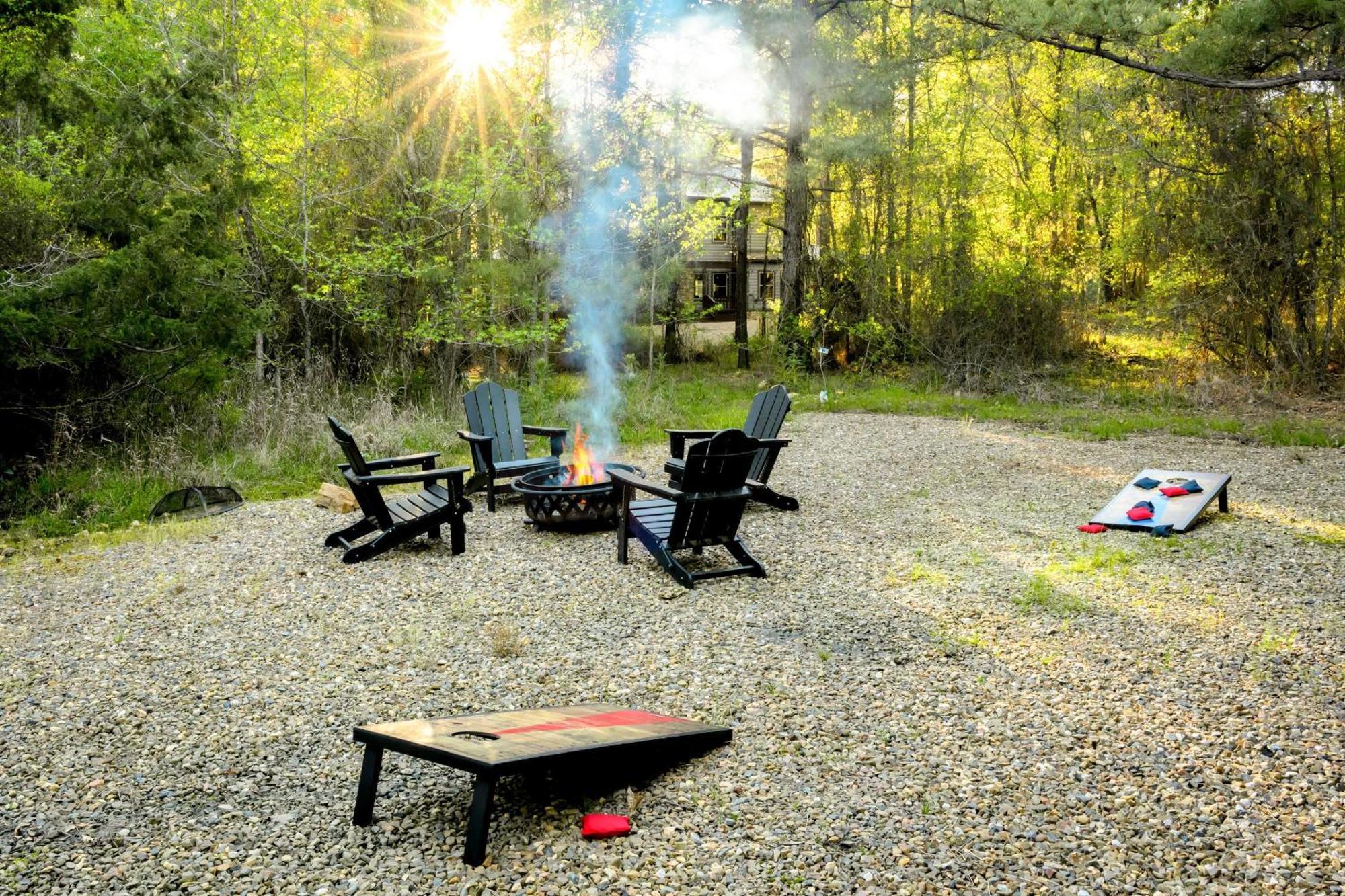 New Farmhouse-Chic Cabin With Hot Tub & Firepit Broken Bow Eksteriør billede