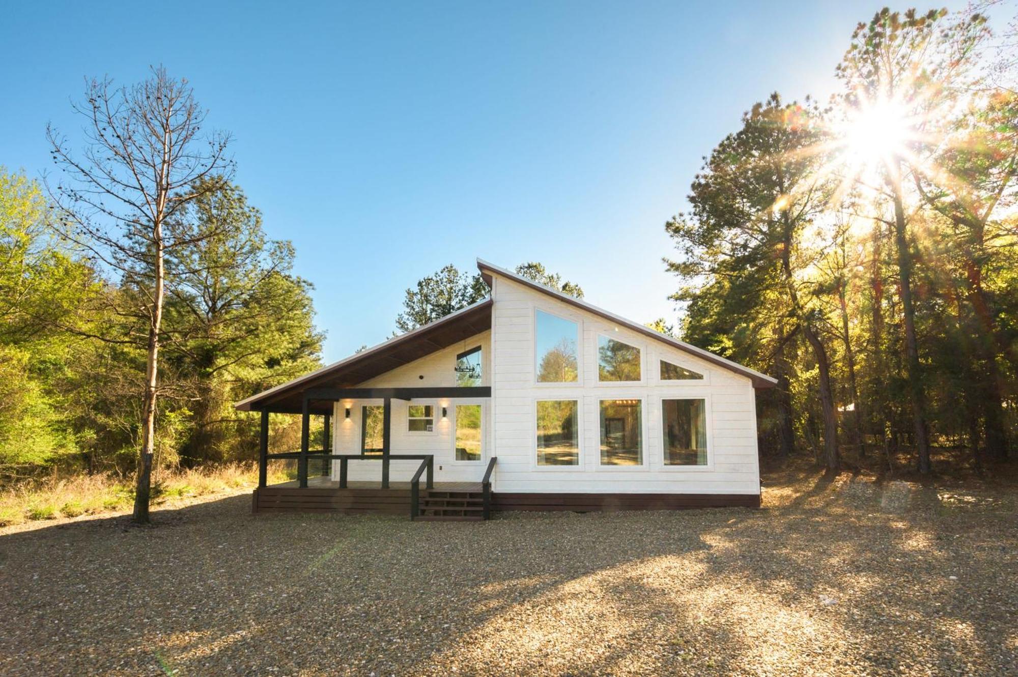 New Farmhouse-Chic Cabin With Hot Tub & Firepit Broken Bow Eksteriør billede